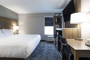 Rodeway Inn & Suites near Outlet Mall - Asheville