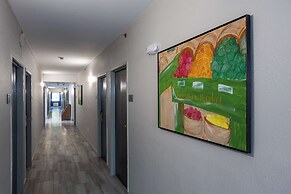 Rodeway Inn & Suites near Outlet Mall - Asheville