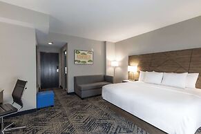 Rodeway Inn & Suites near Outlet Mall - Asheville