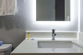 Rodeway Inn & Suites near Outlet Mall - Asheville