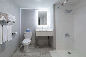 Rodeway Inn & Suites near Outlet Mall - Asheville