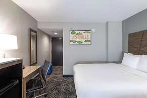 Rodeway Inn & Suites near Outlet Mall - Asheville