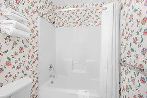 Super 8 by Wyndham Canandaigua