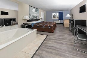 Super 8 by Wyndham Arlington Near AT&T Stadium