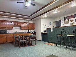 Highland Inn Peculiar