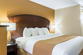 Quality Inn & Suites Arden Hills - Saint Paul North