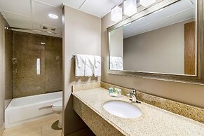 Quality Inn & Suites Arden Hills - Saint Paul North