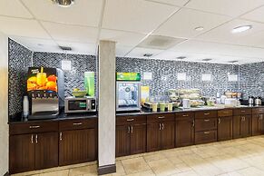 Quality Inn & Suites Arden Hills - Saint Paul North