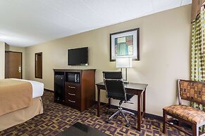 Quality Inn & Suites Arden Hills - Saint Paul North