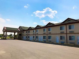 Super 8 by Wyndham Kindersley