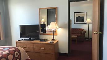 Super 8 by Wyndham Kindersley