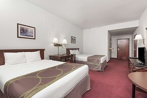 Super 8 by Wyndham Grayson