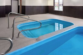 AmericInn by Wyndham Eagle River Downtown
