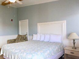 Sea And Breeze Hotel And Condo