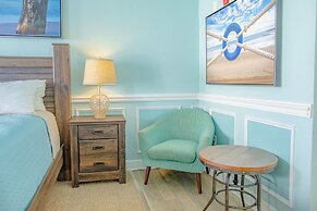 Sea And Breeze Hotel And Condo