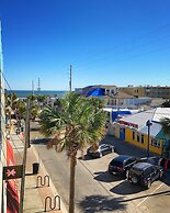 Sea And Breeze Hotel And Condo