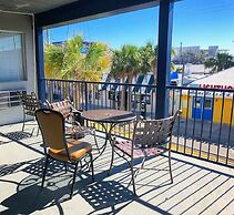 Sea And Breeze Hotel And Condo