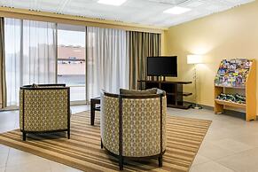 Quality Inn & Suites Charleston - Civic Center
