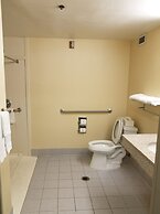 Quality Inn & Suites Charleston - Civic Center
