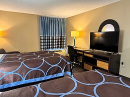 Super 8 by Wyndham Booneville