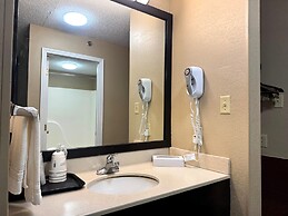 Super 8 by Wyndham Booneville