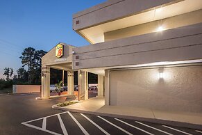 Super 8 by Wyndham Commerce