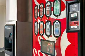 Super 8 by Wyndham Brookhaven