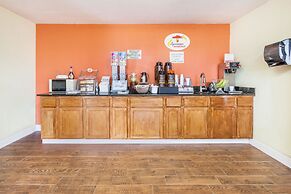 Super 8 by Wyndham Brookhaven