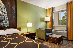 Super 8 by Wyndham Brookhaven