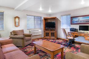 Super 8 by Wyndham Wheeling WV