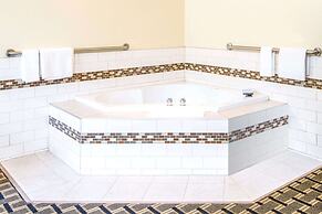 Super 8 by Wyndham Wheeling WV