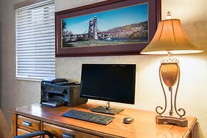 Super 8 by Wyndham Wheeling WV