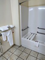 Super 8 by Wyndham Lebanon