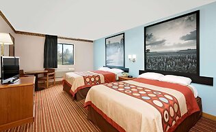 Super 8 by Wyndham Rock Port MO