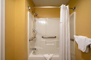 Super 8 by Wyndham Salisbury