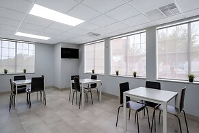 Super 8 by Wyndham Salisbury