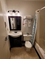 Super 8 by Wyndham Newcomerstown