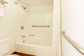 Super 8 by Wyndham Newcomerstown