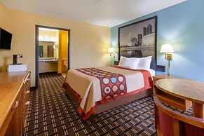 Super 8 by Wyndham Newcomerstown