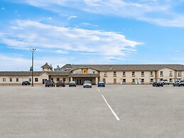 Super 8 by Wyndham Meadow Lake