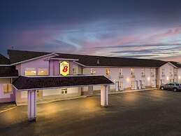 Super 8 by Wyndham Meadow Lake