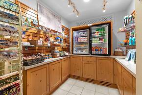 Summerset Hotel & Suites