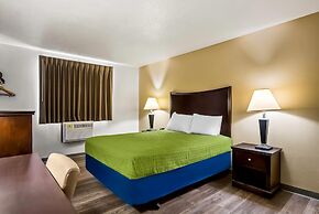 Econo Lodge Inn and Suites