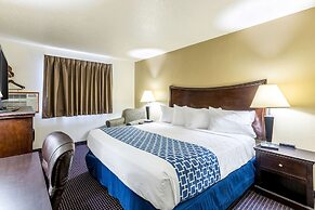 Econo Lodge Inn and Suites