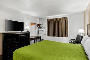 Econo Lodge Inn and Suites