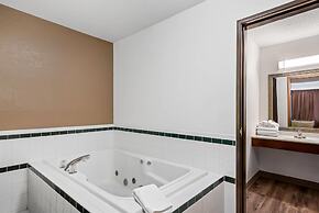 Econo Lodge Inn and Suites