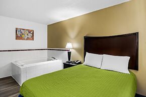 Econo Lodge Inn and Suites