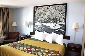 Super 8 by Wyndham Clarksville East