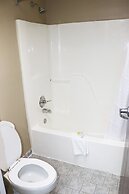 Super 8 by Wyndham Clarksville East