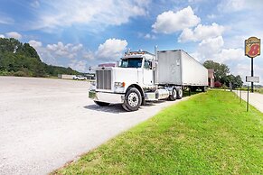 Super 8 by Wyndham Clarksville East